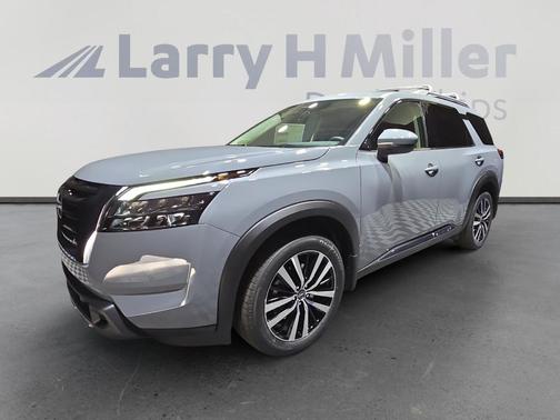 2025 Nissan Pathfinder Platinum
