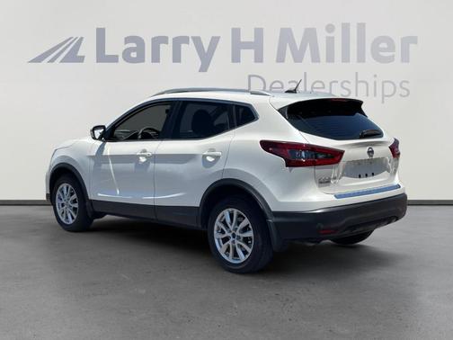 White 2022 Nissan Rogue Sport SV