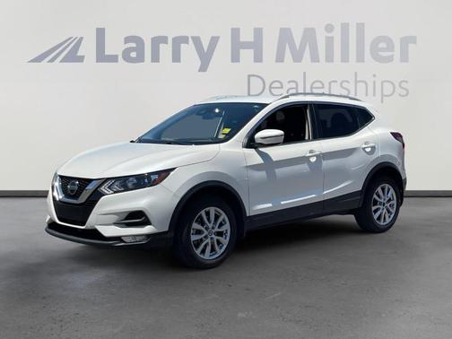 White 2022 Nissan Rogue Sport SV