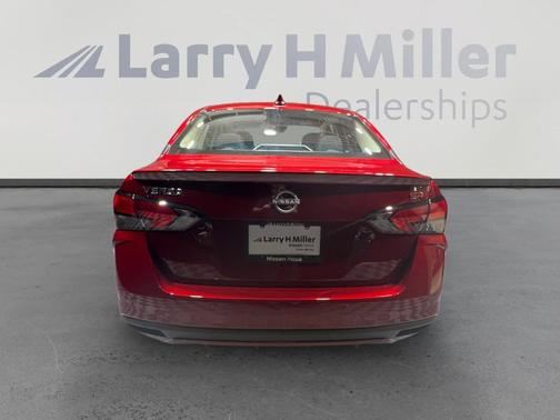 2025 Nissan Versa 1.6 SR