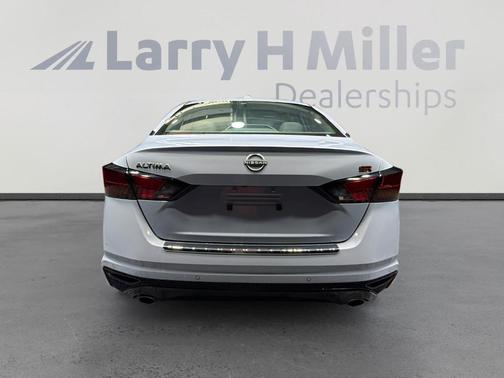 Gray Sky Pearl 2023 Nissan Altima 2.5 SR