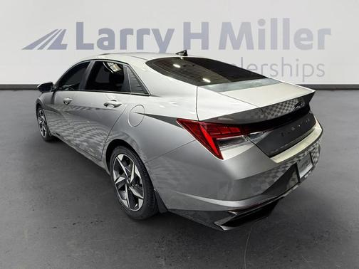 Metal 2022 Hyundai ELANTRA SEL