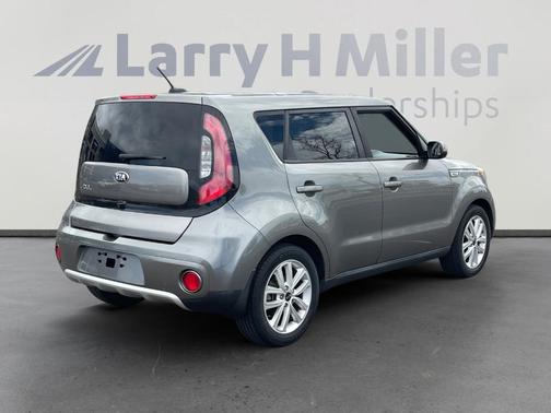 Titanium Gray 2018 Kia Soul +