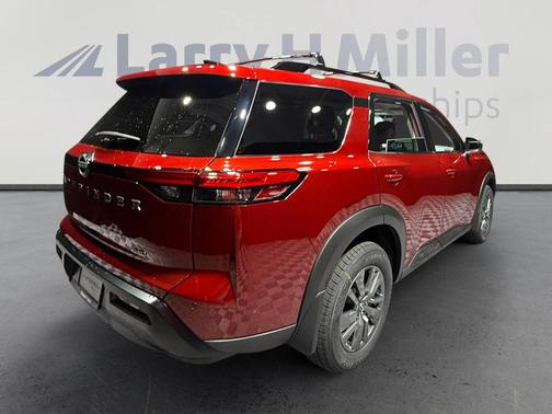 2026 Nissan Pathfinder SV