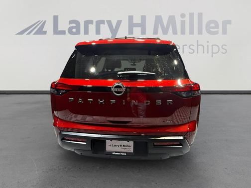 2026 Nissan Pathfinder SV