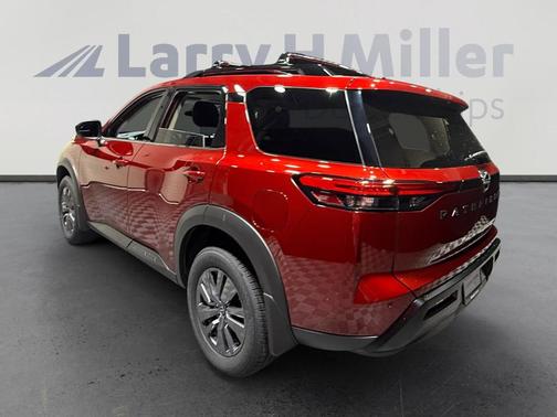 2026 Nissan Pathfinder SV