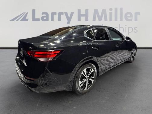 Black 2022 Nissan Sentra SV