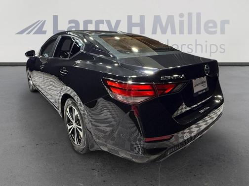 Black 2022 Nissan Sentra SV