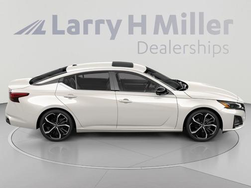 Pearl White Tri-Coat 2026 Nissan Altima SR