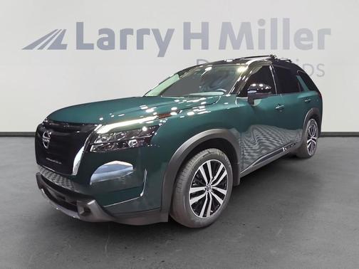 2025 Nissan Pathfinder Platinum