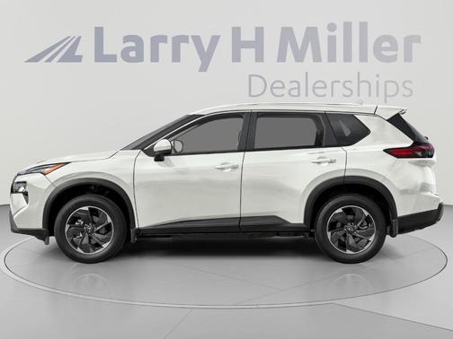 Everest White P 2026 Nissan Rogue SV