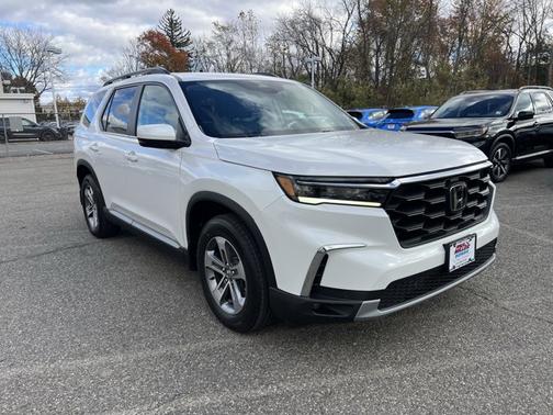 2023 Honda Pilot EX-L 8 Passenger