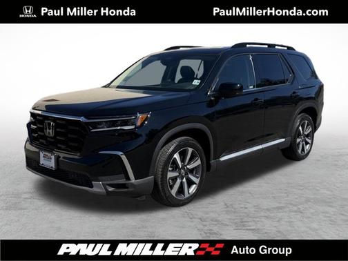 Crystal Black Pearl 2023 Honda Pilot