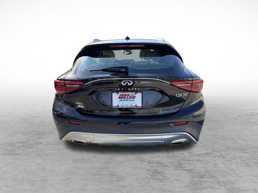 2018 INFINITI QX30 Premium