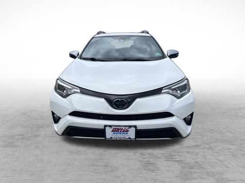 2018 Toyota RAV4 SE