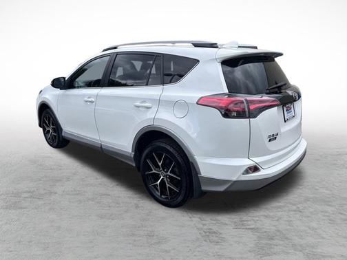 2018 Toyota RAV4 SE