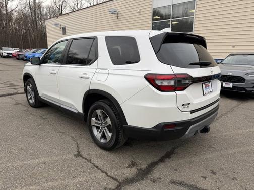 2023 Honda Pilot EX-L 8 Passenger