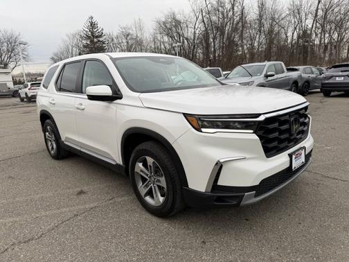 2023 Honda Pilot EX-L 8 Passenger