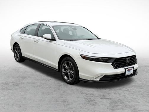 Platinum White Pearl 2023 Honda Accord