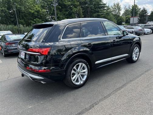 2025 Audi Q7 Premium