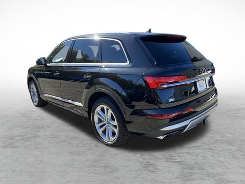 2025 Audi Q7 Premium