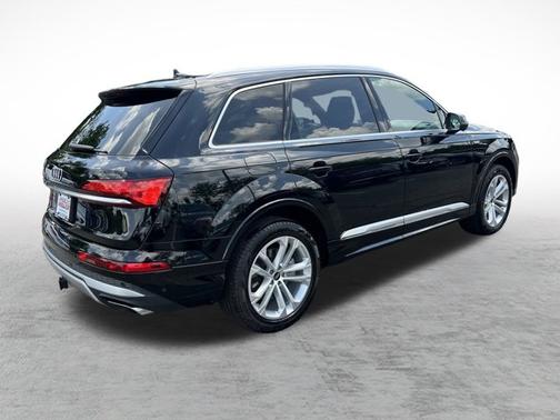 2025 Audi Q7 Premium