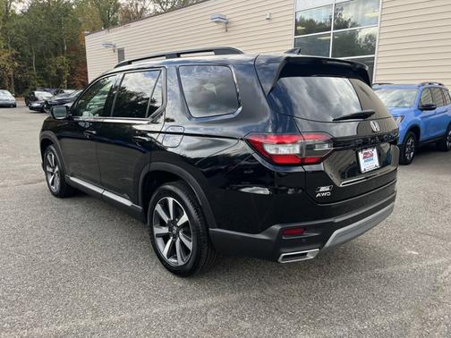 2023 Honda Pilot Touring