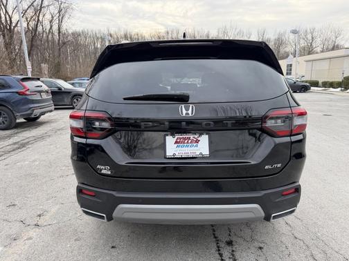 2023 Honda Pilot Elite