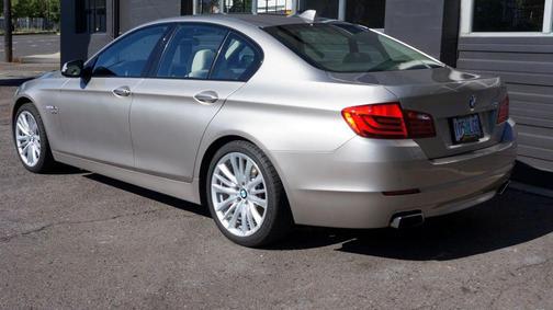 2011 BMW 550 550i xDrive Sedan 4D