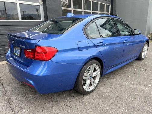 2013 BMW 328 328i xDrive Sedan 4D