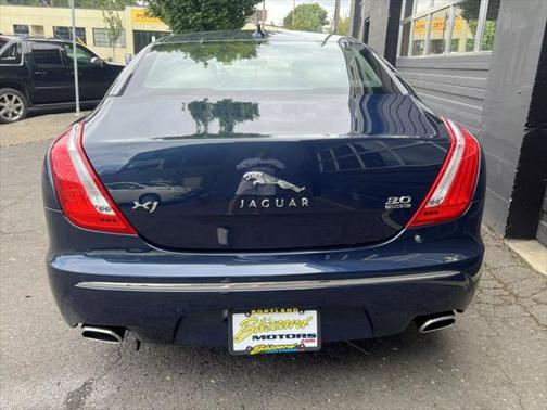2013 Jaguar XJ Base