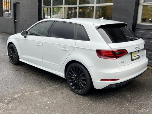 2016 Audi A3 e-tron Prestige Wagon 4D