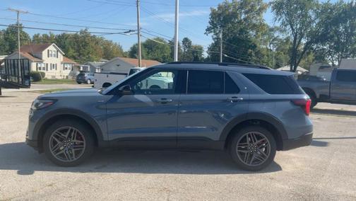 2025 Ford Explorer ST-Line