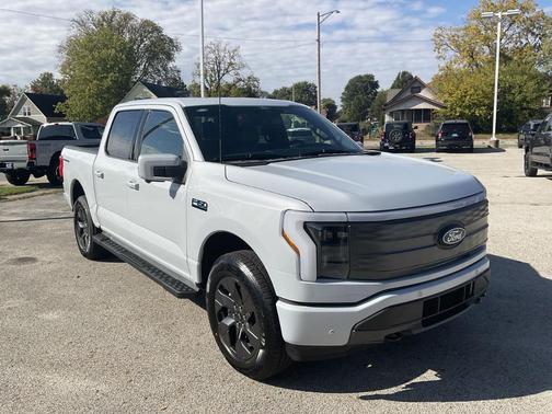 2025 Ford F-150 Lightning LARIAT