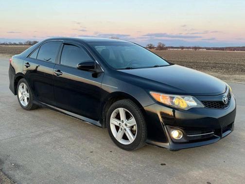 Attitude Black Metallic 2012 Toyota Camry SE