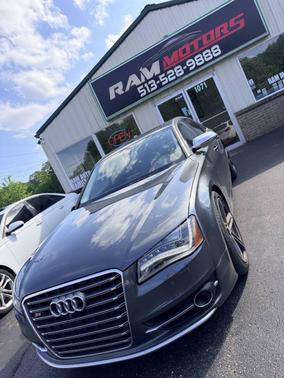 Daytona Gray Pearl Effect 2013 Audi S8 4.0T