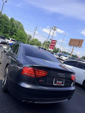 Daytona Gray Pearl Effect 2013 Audi S8 4.0T