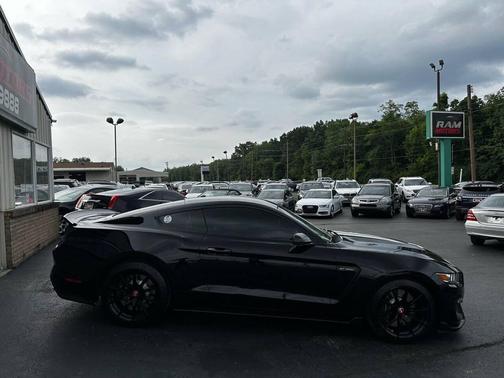 2018 Ford Shelby GT350R Base