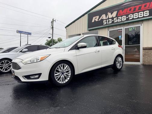 White Platinum Metallic Tri-Coat 2016 Ford Focus Titanium