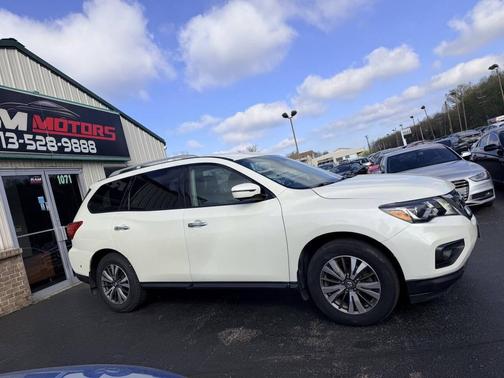 2017 Nissan Pathfinder SL