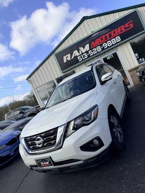 2017 Nissan Pathfinder SL