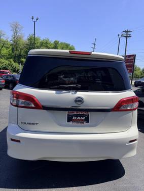 White 2015 Nissan Quest SV