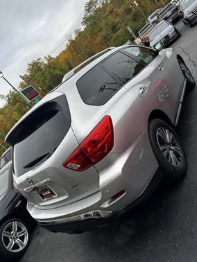 2018 Nissan Pathfinder SV