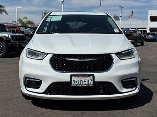 2023 Chrysler Pacifica Hybrid Limited