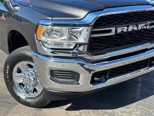 2024 RAM 2500 Tradesman Crew Cab 4x4 6'4' Box