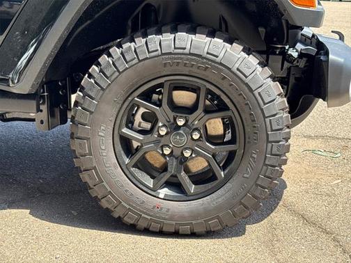 2025 Jeep Gladiator Sport