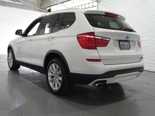 Photo 5 of 40 of 2017 BMW X3 sDrive28i