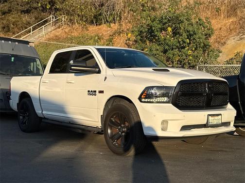 2017 RAM 1500 Night Crew Cab 4x4 5'7' Box