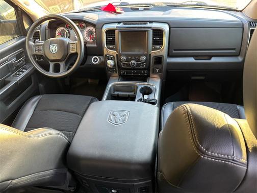 2017 RAM 1500 Night Crew Cab 4x4 5'7' Box