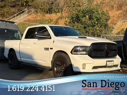 2017 RAM 1500 Night Crew Cab 4x4 5'7' Box
